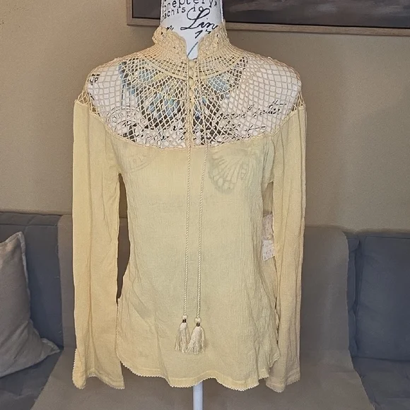 NWT Free People On the Island Crochet Neckline Yoke Blouse - Size XS - Picture 3 of 9